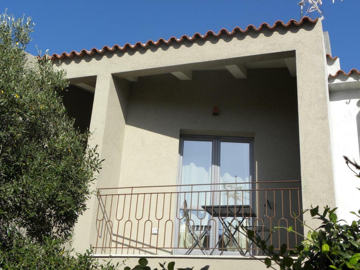Petra Sarda Apartment San Pantaleo Luaran gambar